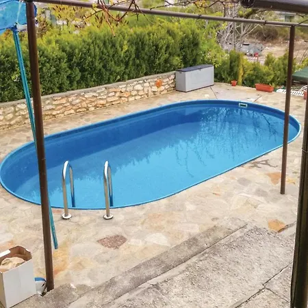 Six-bedroom Holiday In Hébergement de vacances