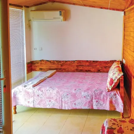 Hébergement de vacances Six-bedroom Holiday In *