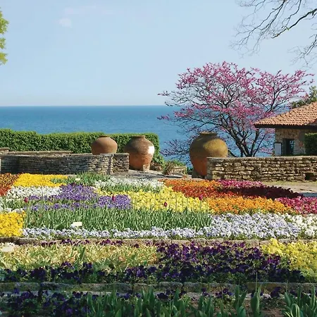 Six-bedroom Holiday In * Balchik